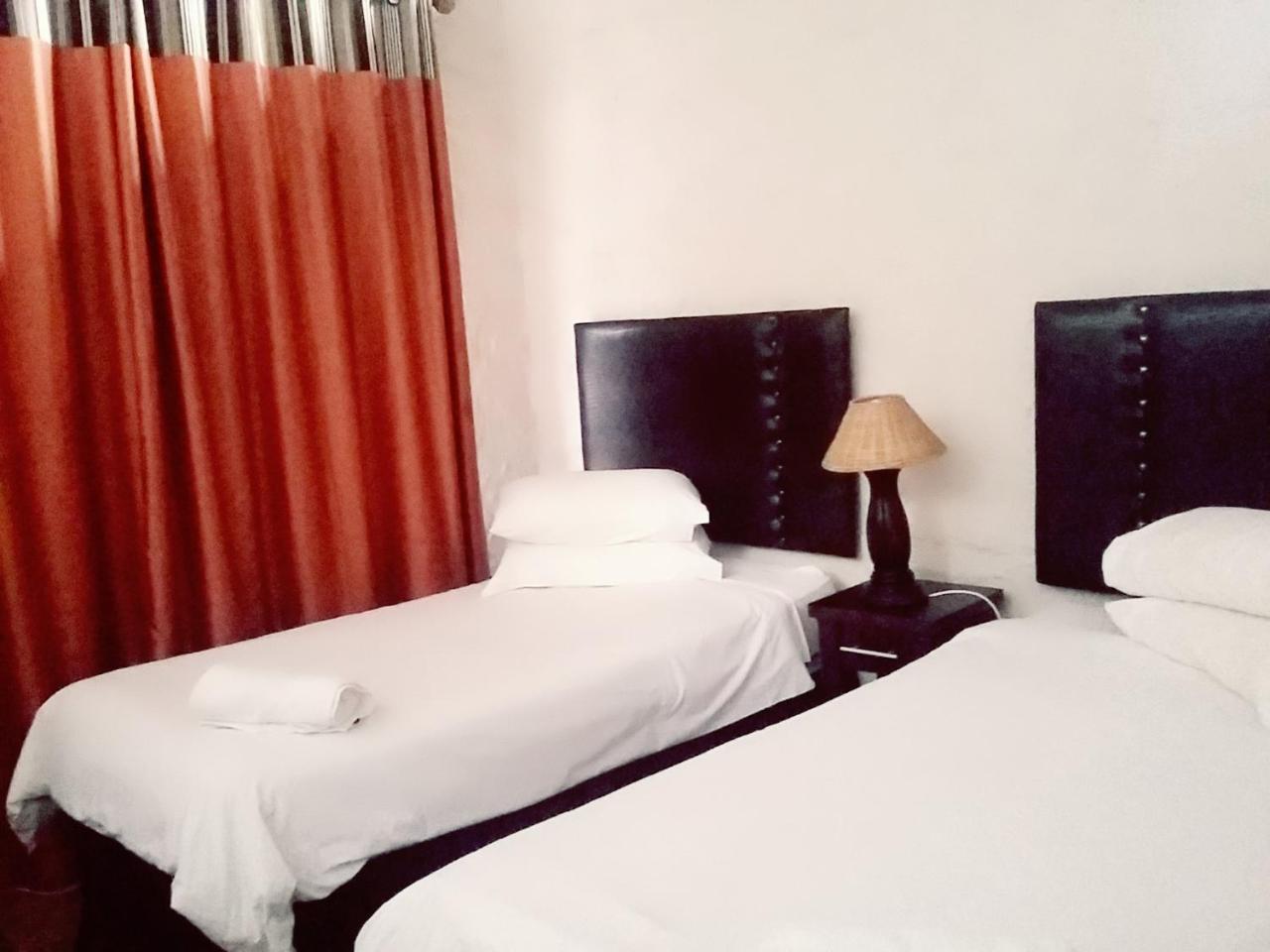 Bains Lodge Bloemfontein Eksteriør billede